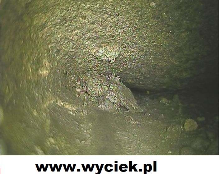 Lokalizacja wycieku z kanalizacji podczas inspekcji rury kamerą