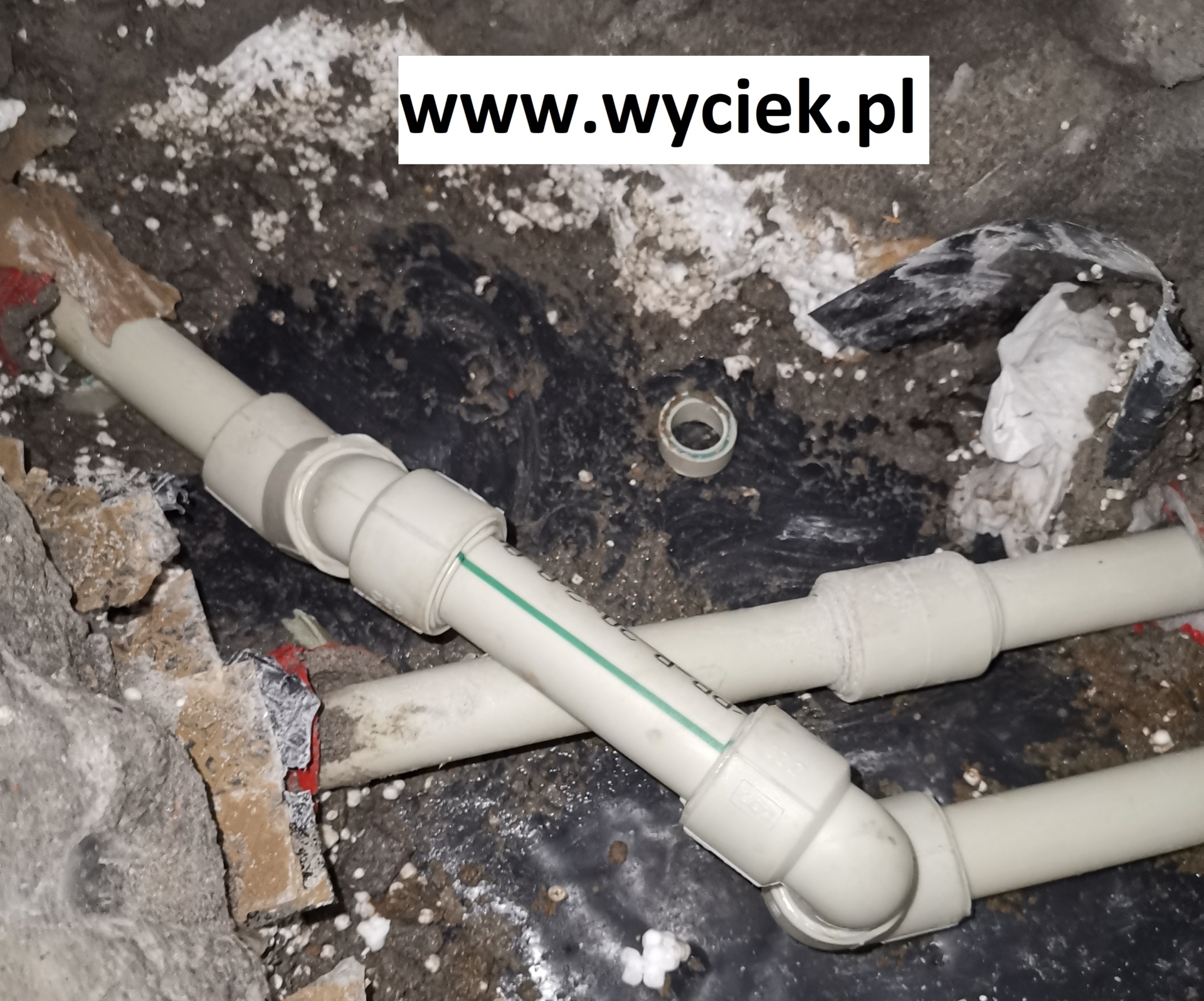 Naprawa rur PP instalacji CO pod posadzką po usunięciu nieszczelności