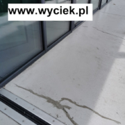 Przeciekający balkon lub taras