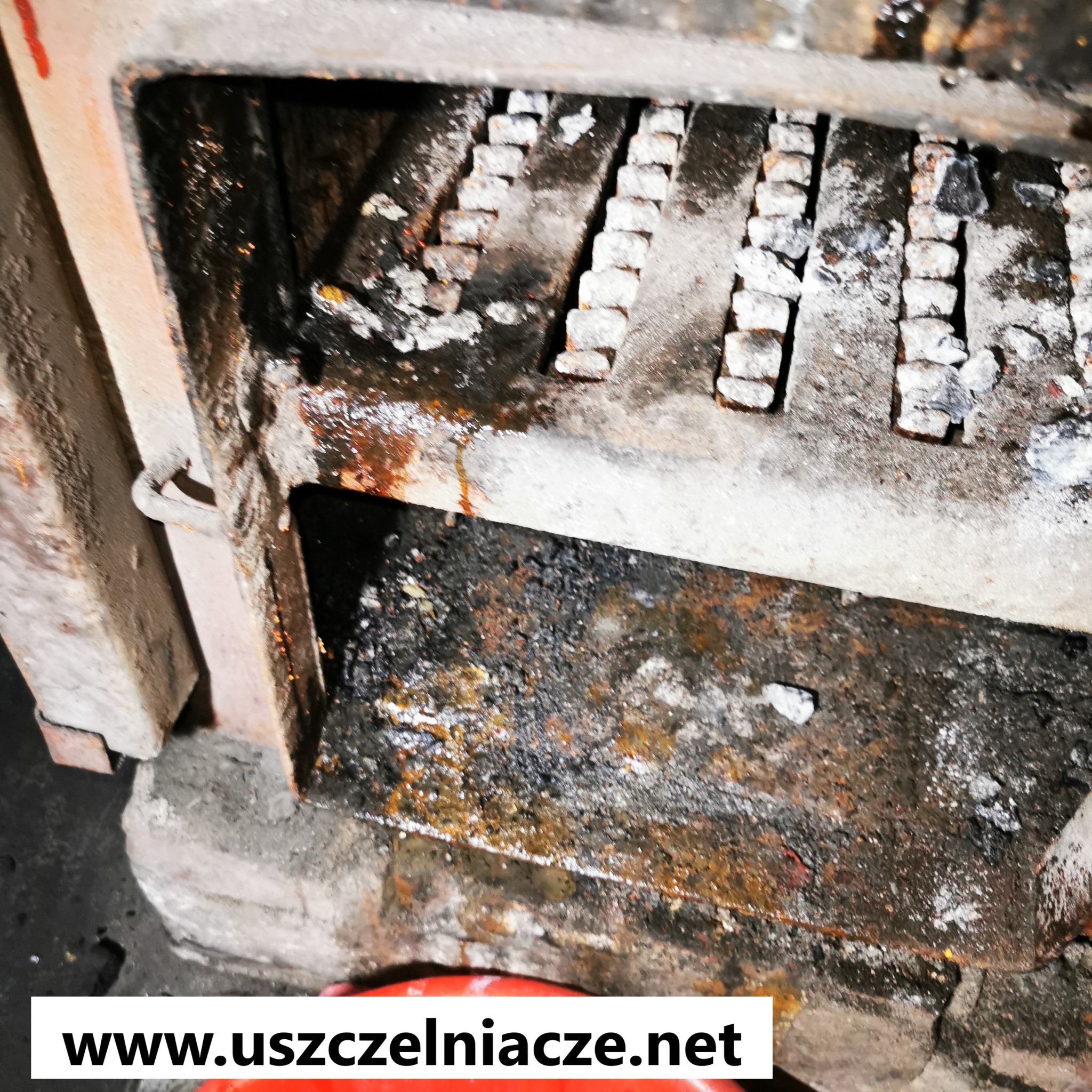 Naprawa cieknącego kotła węglowego – uszczelnienie nieszczelności w dolnej części pieca CO