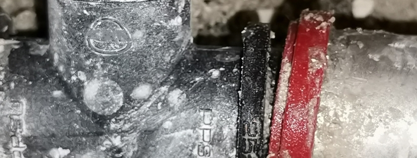 wyciek wody Bieruń zawilgocona ściana po zalaniu