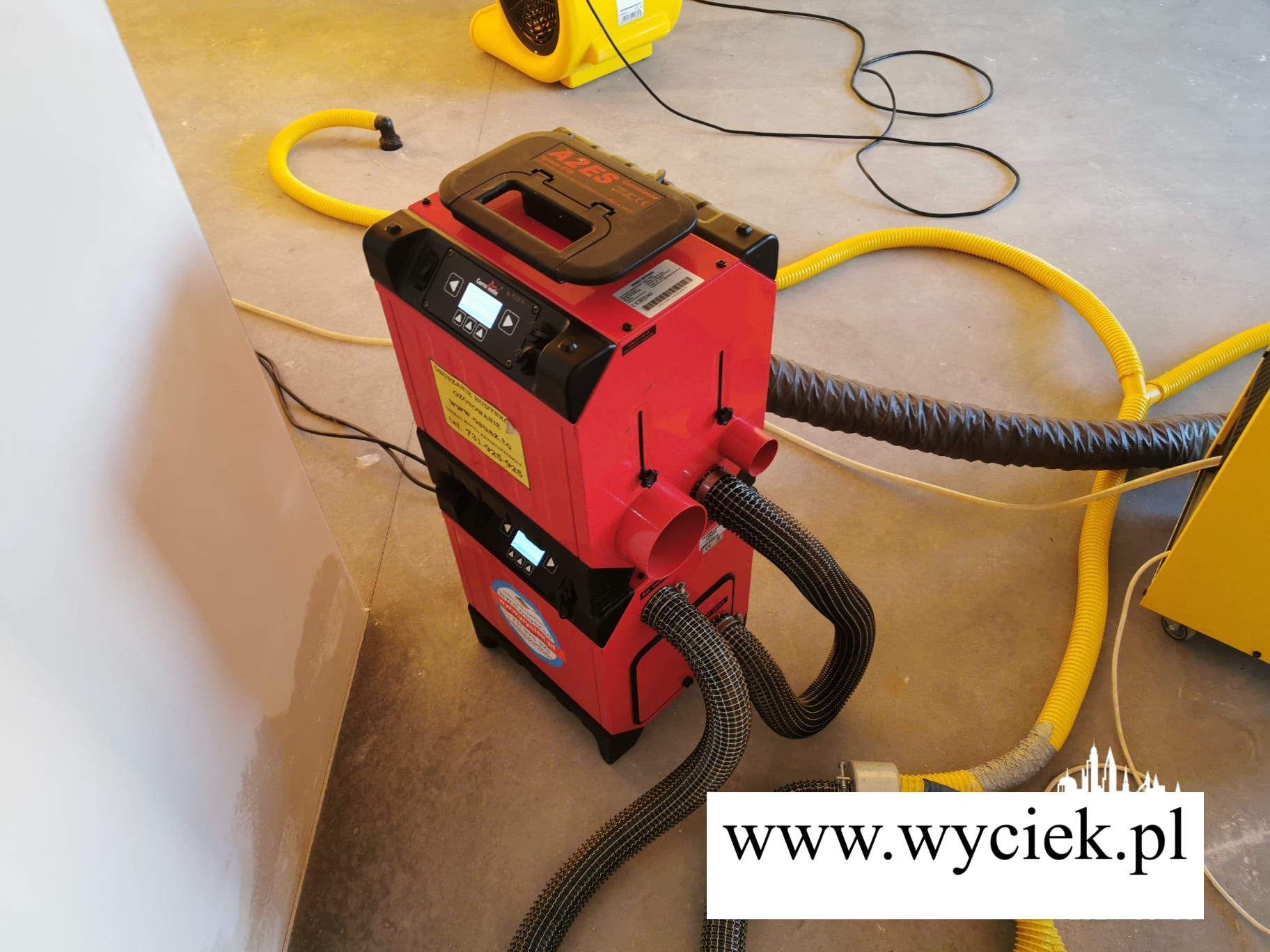 Osuszanie Katowice agregaty Corroventa do osuszania podposadzkowego