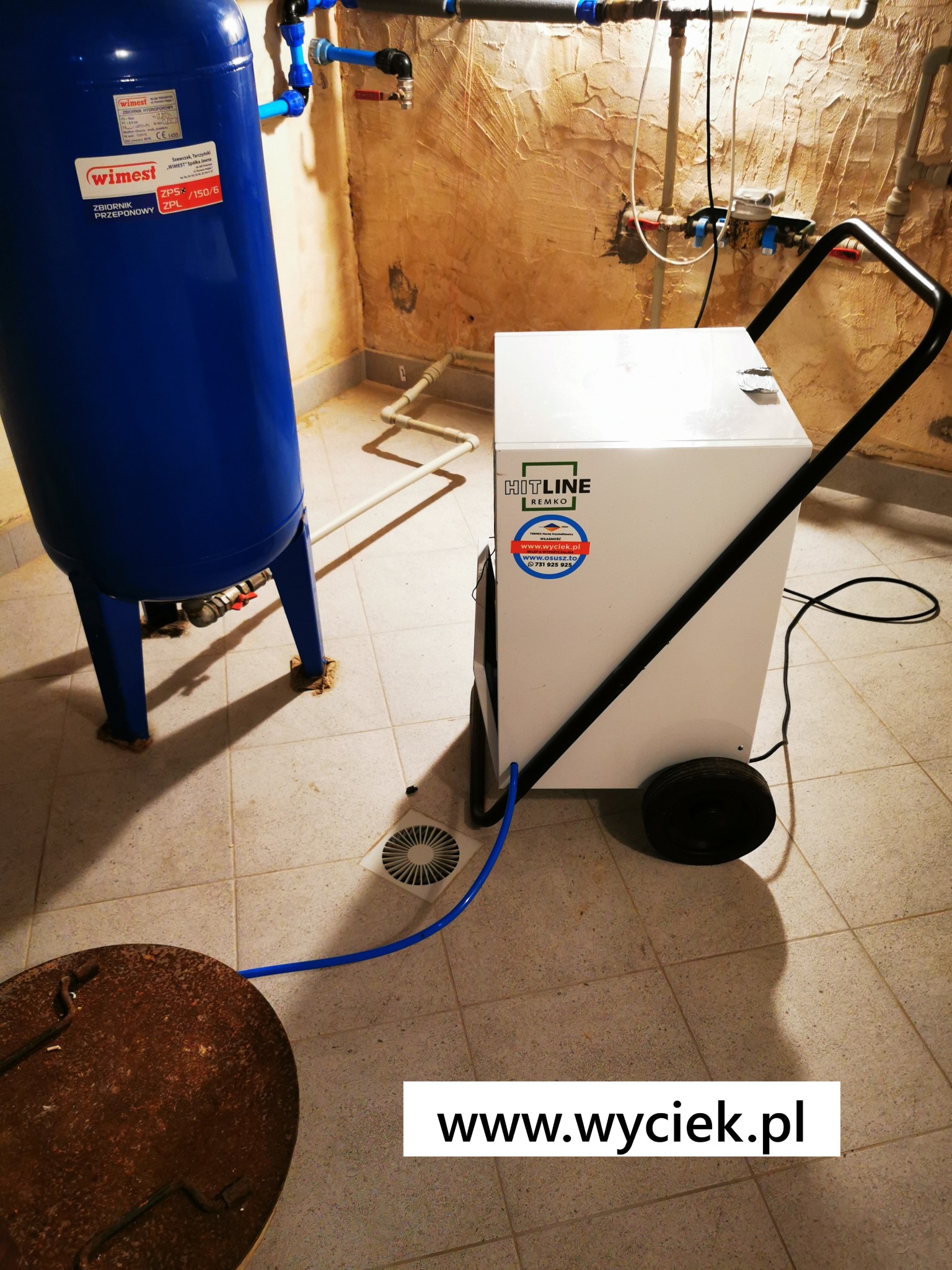 Osuszanie Katowice wilgoć w pomieszczeniu technicznym