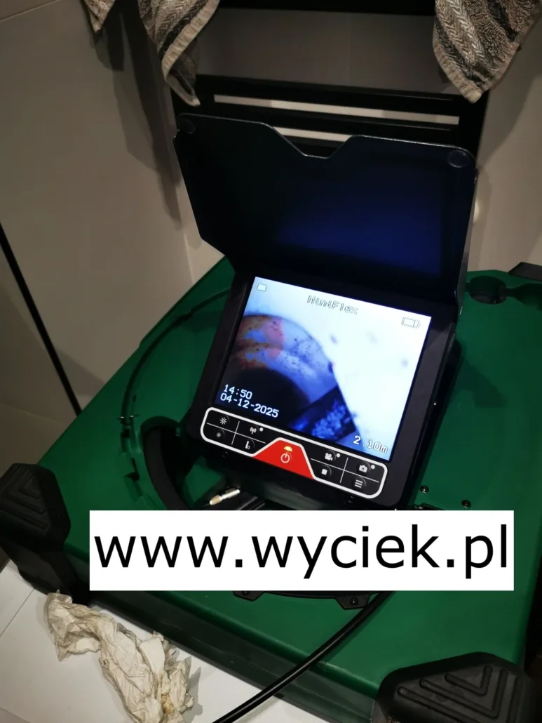 Kamera inspekcyjna podczas kontroli kanalizacji przez Termeo Katowice