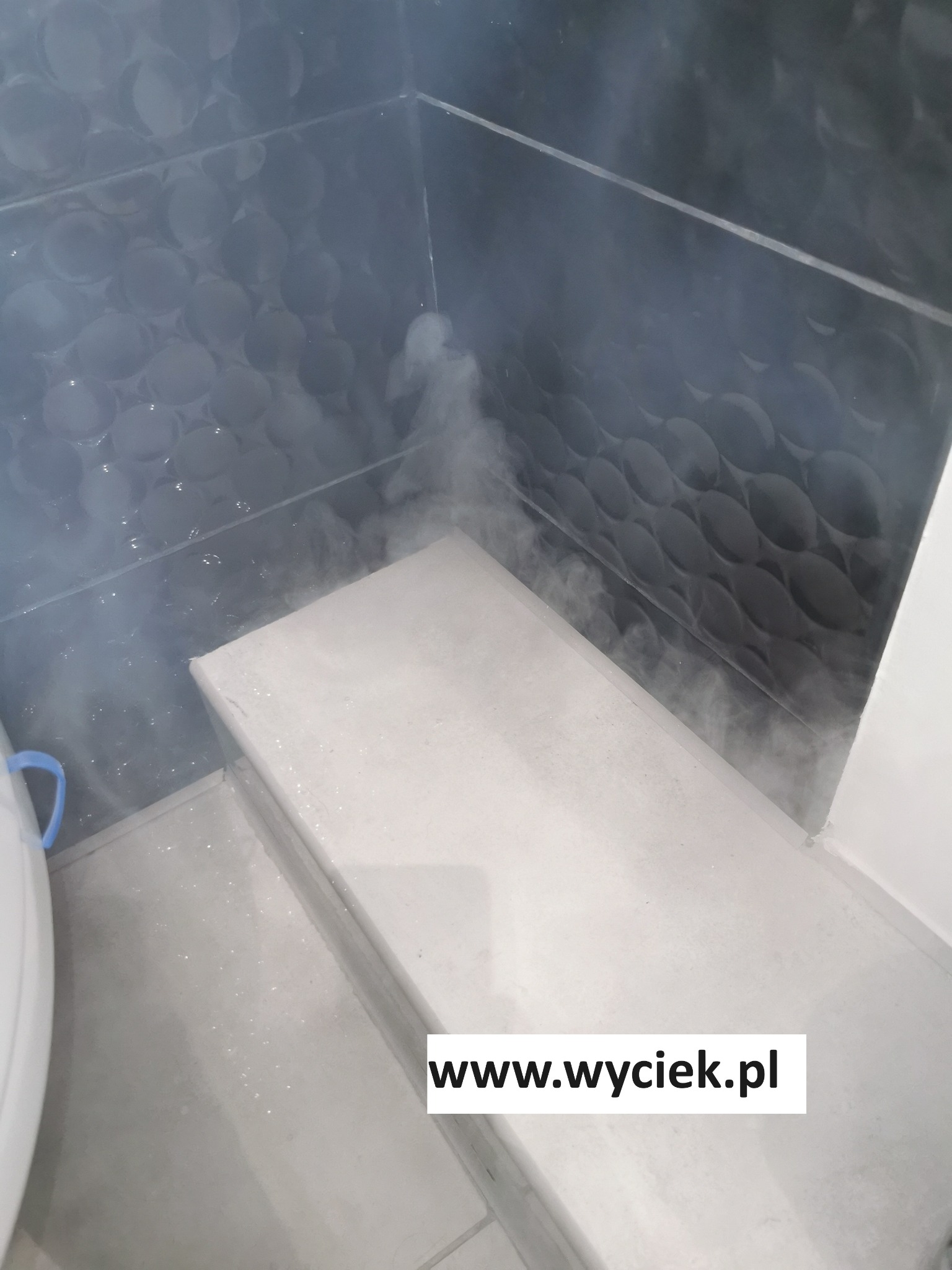 Lokalizacja przecieku Czechowice Dziedzice – próba dymowa w łazience