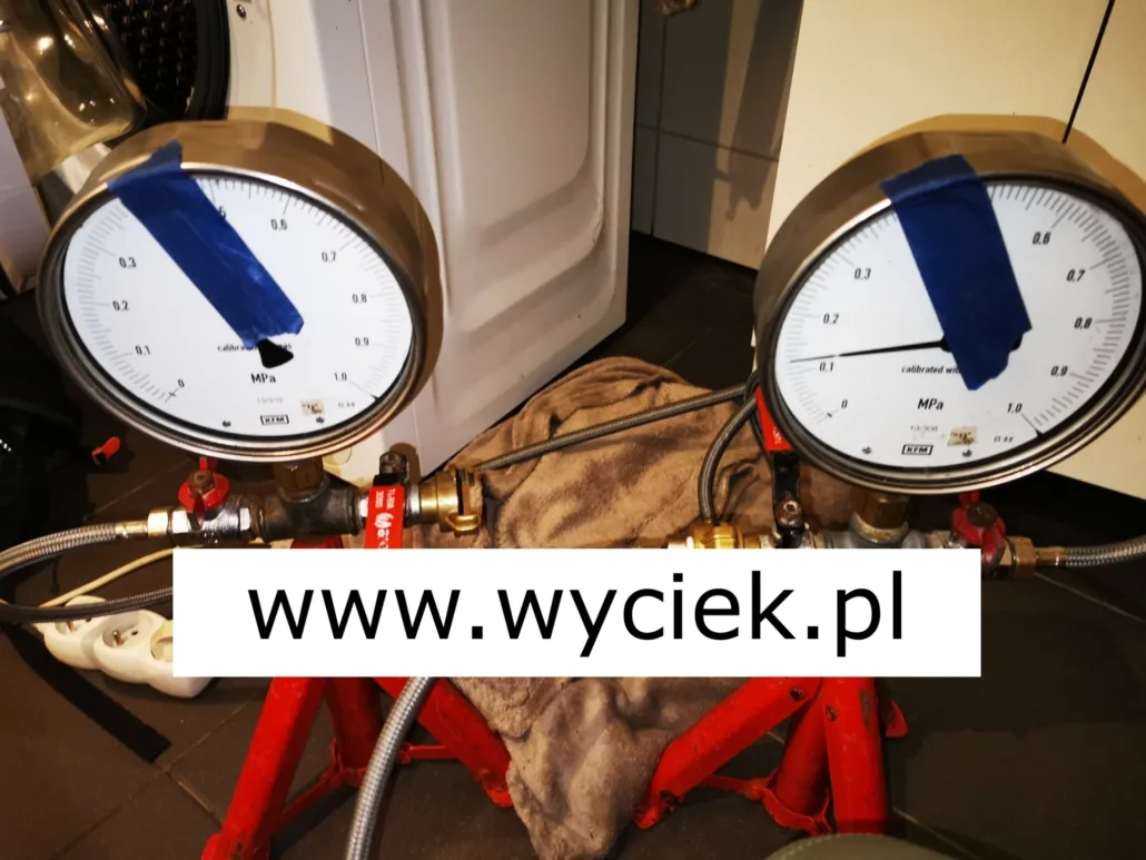 Próba ciśnieniowa instalacji podczas diagnostyki szkody wodnej